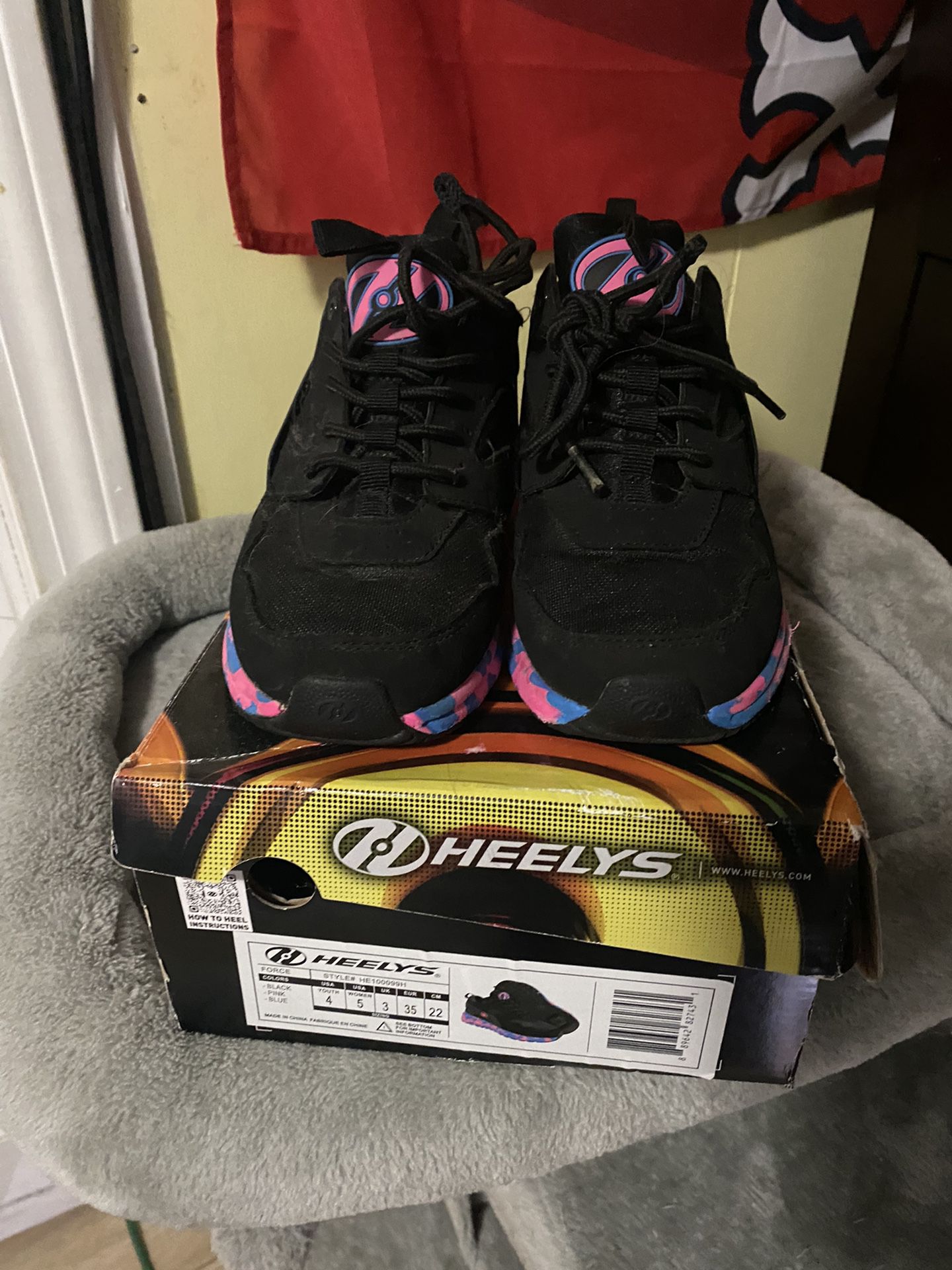 Heelys Shoes With Wheels Youth 4