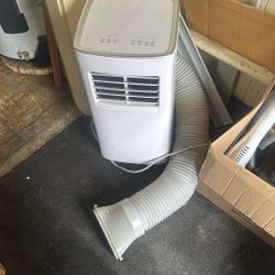 Cool bus Air Conditioner W/ Remote 