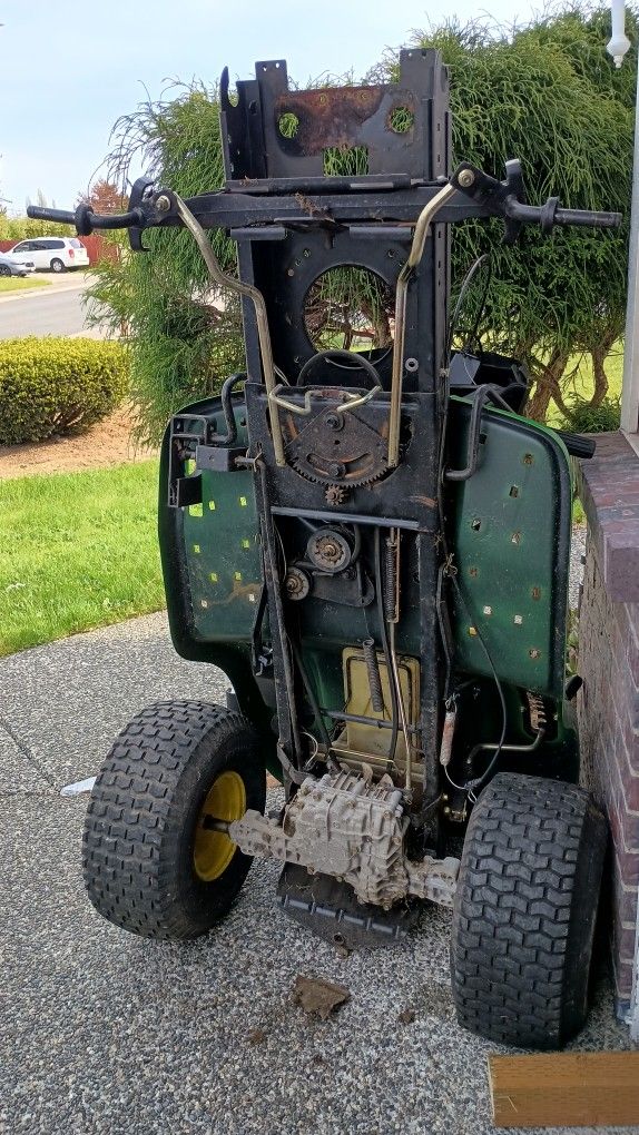 John Deere Parts out L110