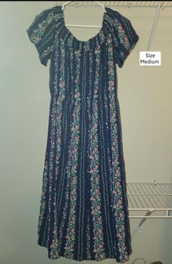 Women's Dress (Med)
