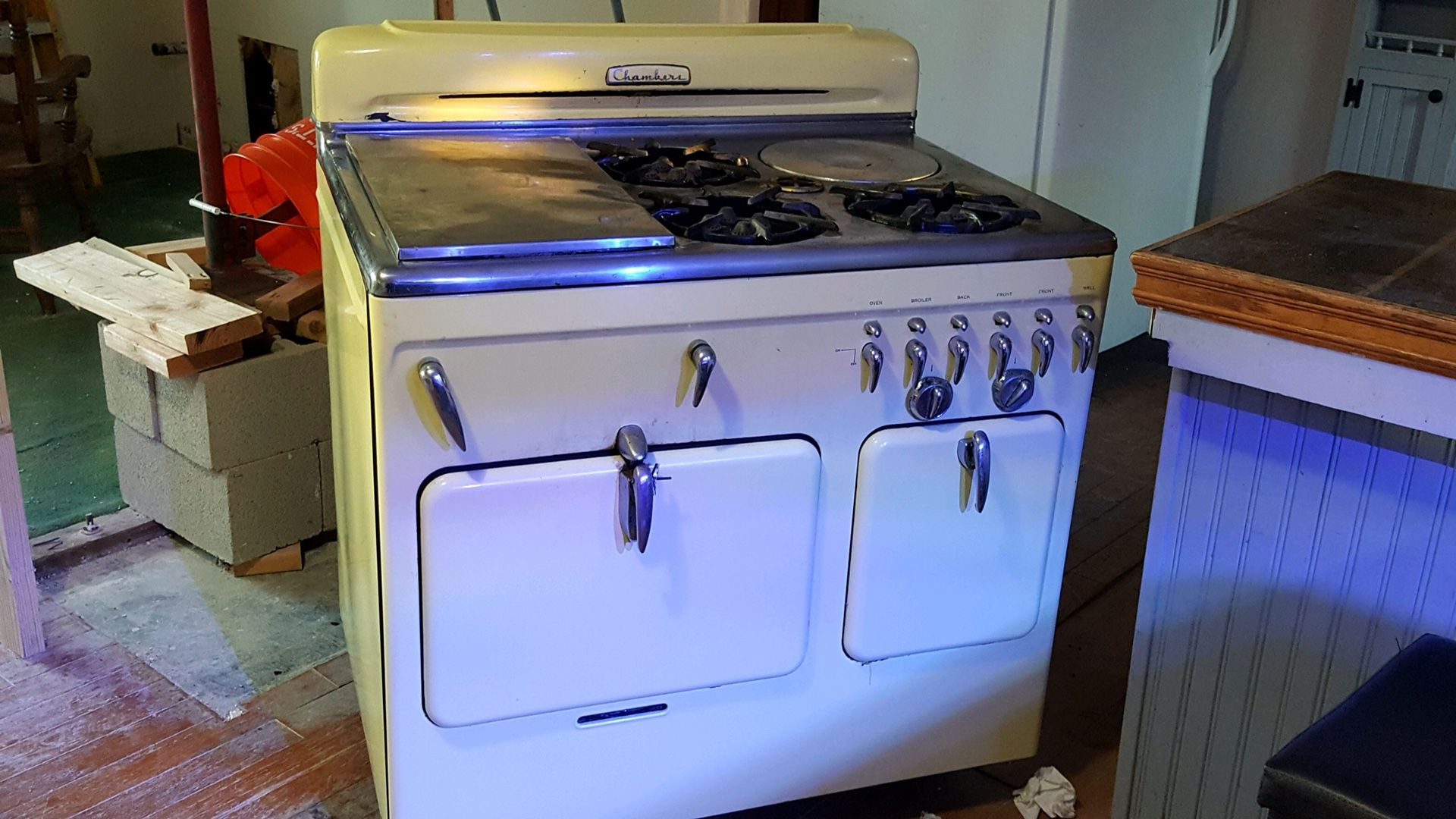 Working Vintage Chambers Stove