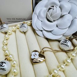 Gold & White Pendant With CC Logo Necklace 
