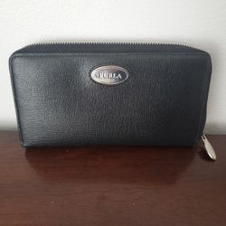  FURLA Black ZIP AROUND LONG CLASSIC WALLET like new