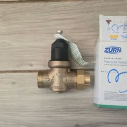 Zurn Wilkins 1-in FIP Brass Pressure reducing valve #5192