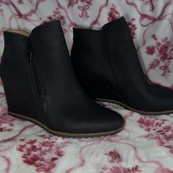 Soul Naturalizer Haley Wedge Ankle Booties – Black Faux Leather  Women’s size 9