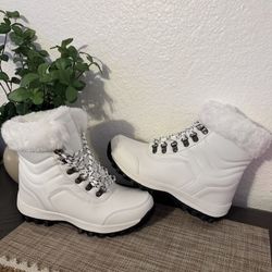 Women’s  Warm Winter Boots Size 8 ✨new