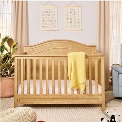 Davinci Charlie 4-in-1 Convertible Crib - GREENGUARD Gold Certified - Wooden Baby Crib Convertible to Toddler Bed, Daybed, and Full-Size Baby Bed with