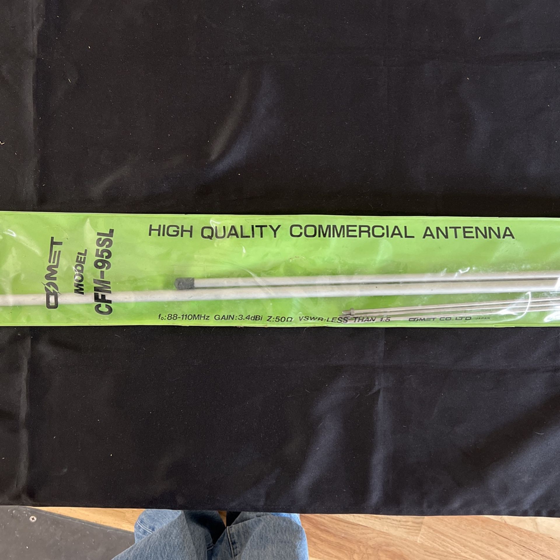 Comet Antenna Model CFM-95SL