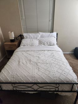 Full bed frame + mattress