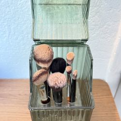 Green Ribbed Acrylic Makeup Brush Organizer w/ Lid + Brushes Included - Like New