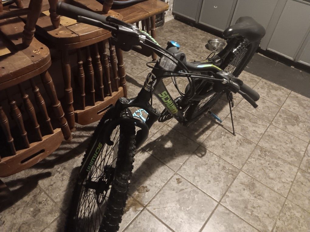 Schwinn Mountain Bike
