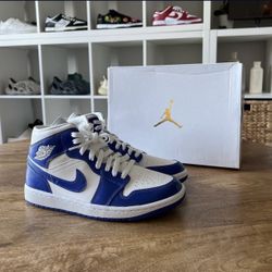 Jordan 1 Midnight Navy Size 8 Deadstock 