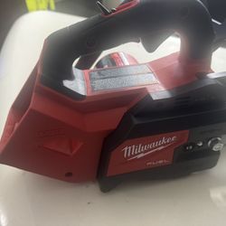 Milwaukee M18 FUEL 14 in Top Handle Chainsaw