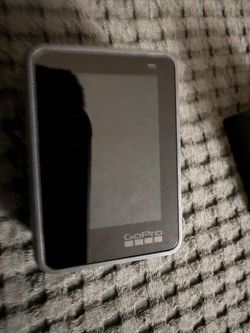 GoPro hero 5 w/ 4 batteries