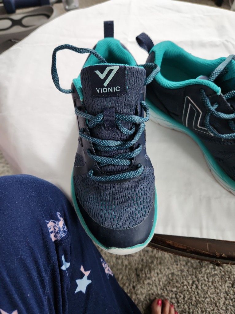 Vionic Sneakers