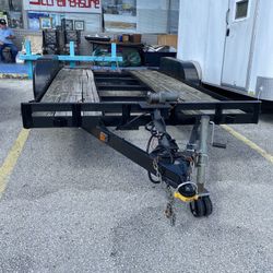 Car Pulling  Trailer