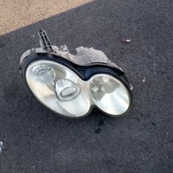 2003-2006 Mercedes Clk320 350 500 Headlight Xenon Hid With Light Bulbs And Accessories Oem.