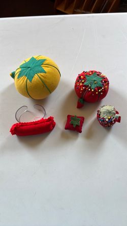 Tomato Pin Cushion Set – Lot of 5