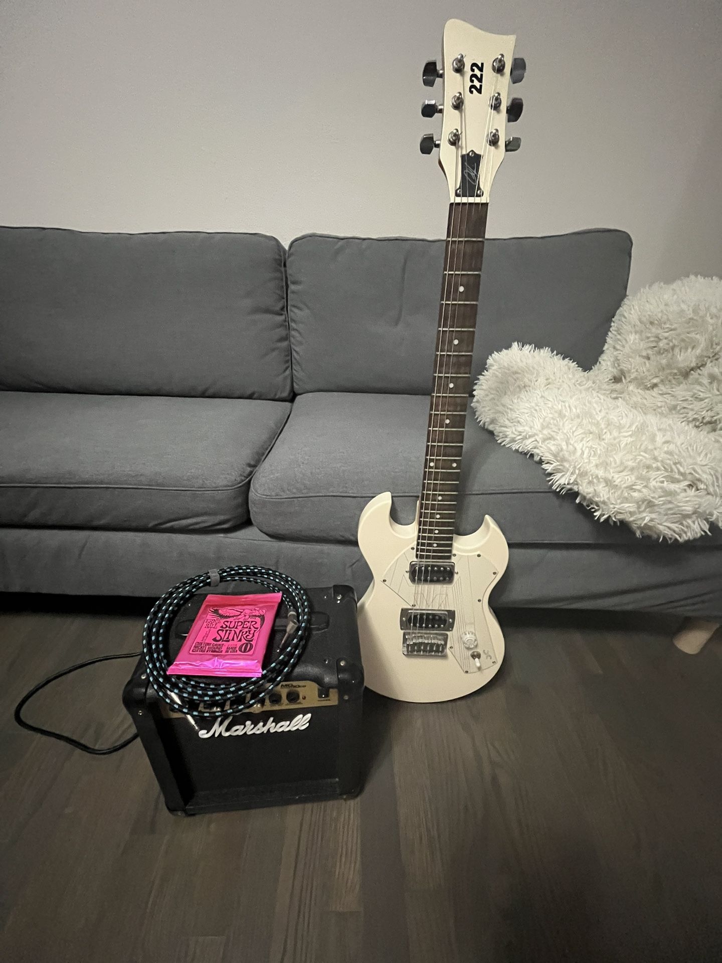 Junior Electric Guitar + Marshall Amplifier