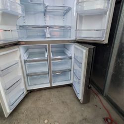Refrigerator 