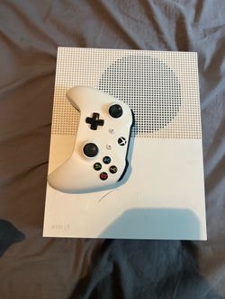 Xbox one s with controller
