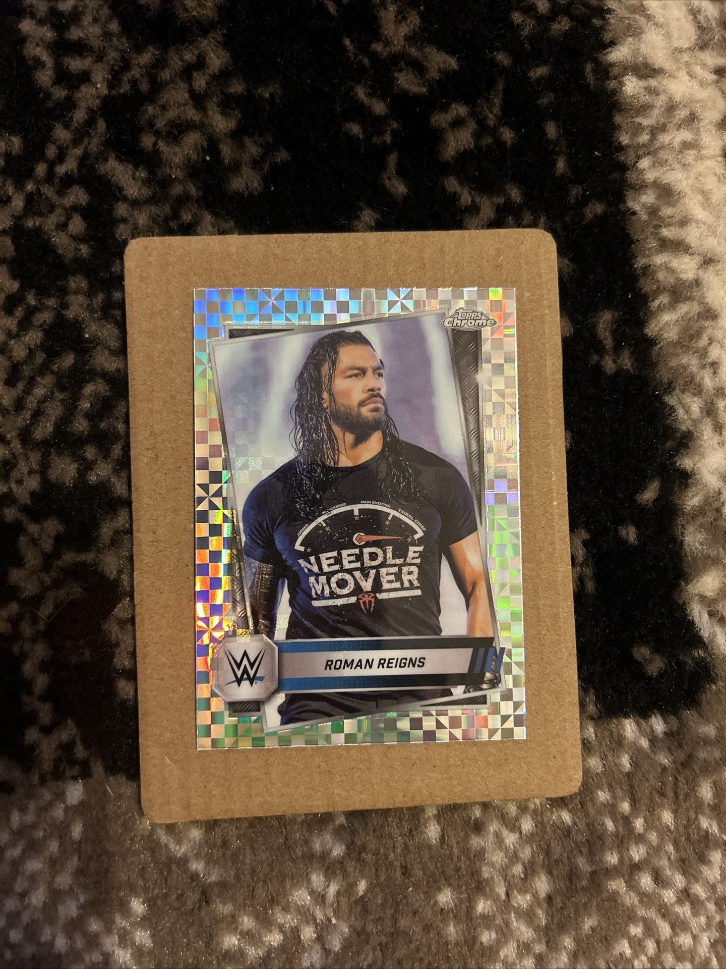2025 Topps Chrome WWE Prism Refractor #3 Roman Reigns OTC