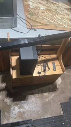 Nice Samsung sound bar and subwoofer with remote