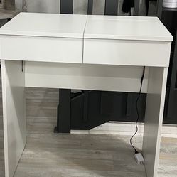 Make Up Table 