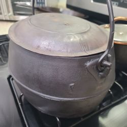 Antique Marietta Co PA 1800s. Clean seasoned ready to be used or displayed.