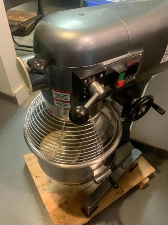 2 Mixers Avantco mx30 mixer 120v for Sale in San Diego, CA - OfferUp