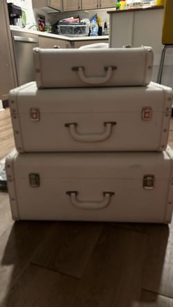 Set of 3 Nesting Decorative Suitcases