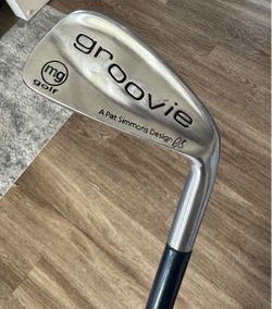 Groovie Golf Swing Trainer Right Hand In Excellent condition.