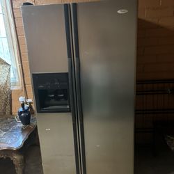 Refrigereitor. Whirlpool Everything Work Great. 👍. Price Firm 