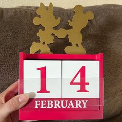 Disney Mickey And Minnie Mouse Wooden Calendar New 