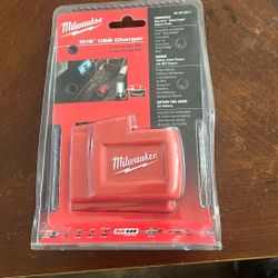 M18 Milwaukee USB Charger 