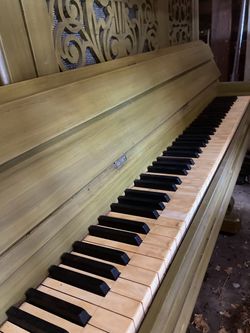 FREE Antique Piano