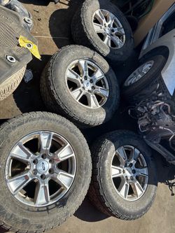 2018 ford f150 set of 18s rims and tires