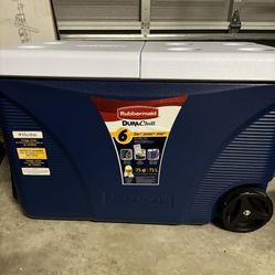 Rubbermaid Cooler