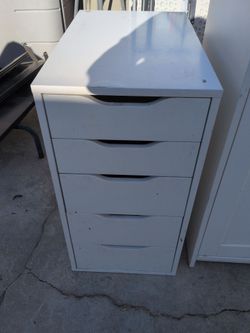 white Drawer