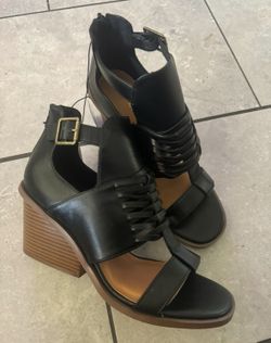 Women's Sandals Size 9.5