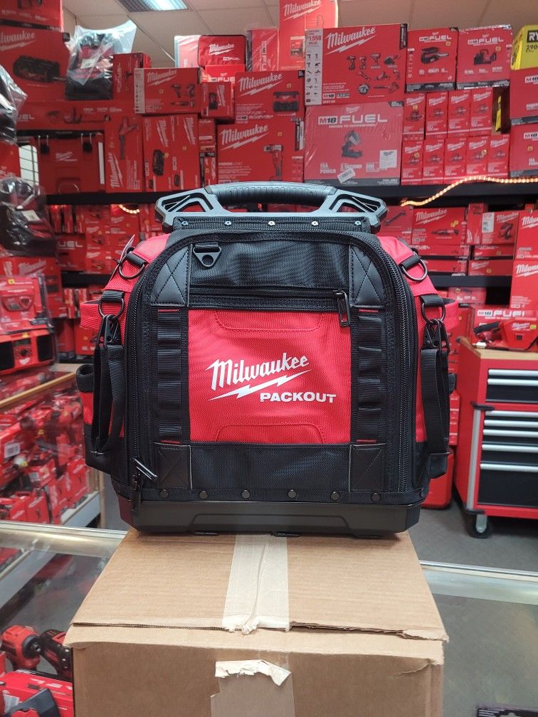 MILWAUKEE PACKOUT 15 STRUCTURED TOOL BAG