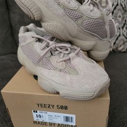 ADIDAS YEEZY 500  
TAUPE LIGHT