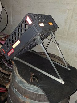 Fat tire basket for cafe ebike