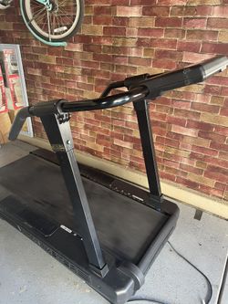 Tread Mill, Cushion Deck, Variable Speed & Grade