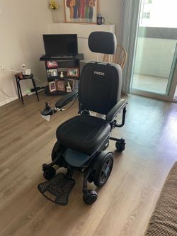 Electric  wheelchair  -  like NEW