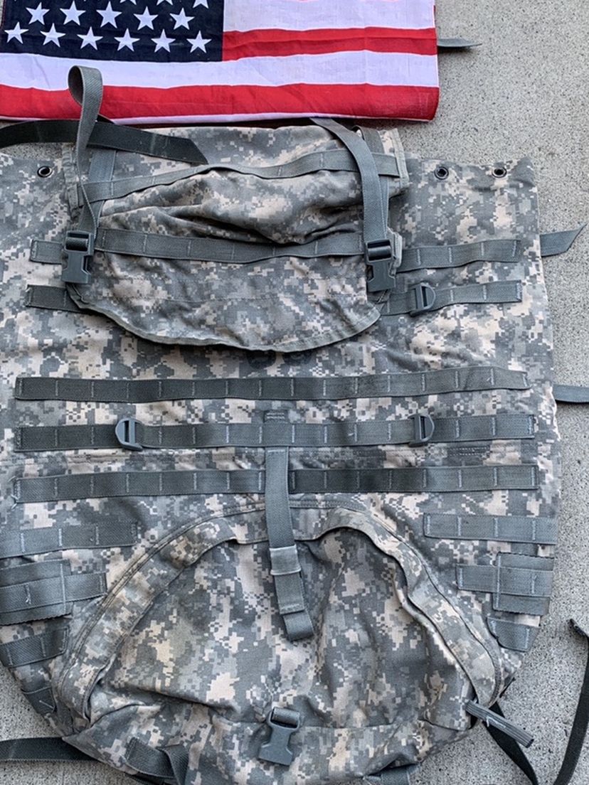 Army Duffle Bag 🇺🇸 USA 🇺🇸 Used Camping/ Hunting/ Hiking 