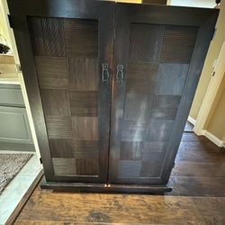 $50  Armoire/ cabinet 