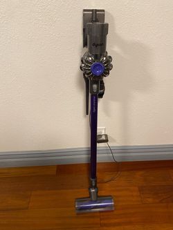 Dyson V6 animal, vacuum cleaner
