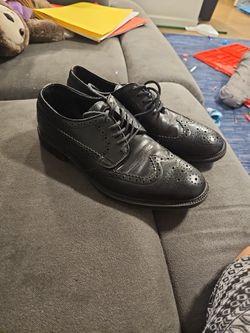 Men Dress Shoes Size 8.5