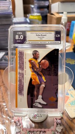 2000-01 Upper Deck Kobe Bryant Purple Reign card #440 in a near mint-mint (NM-MT) 8